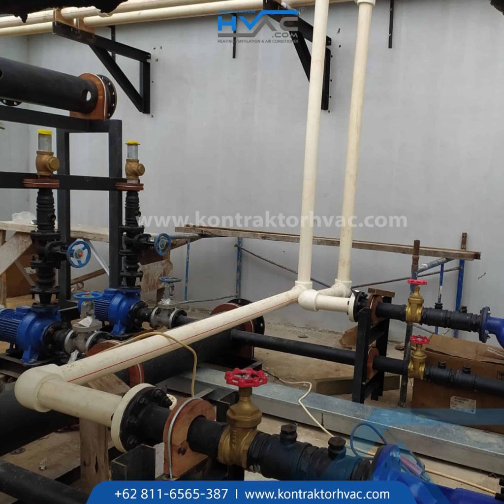 Detail sambungan pipa dan katup instalasi chiller