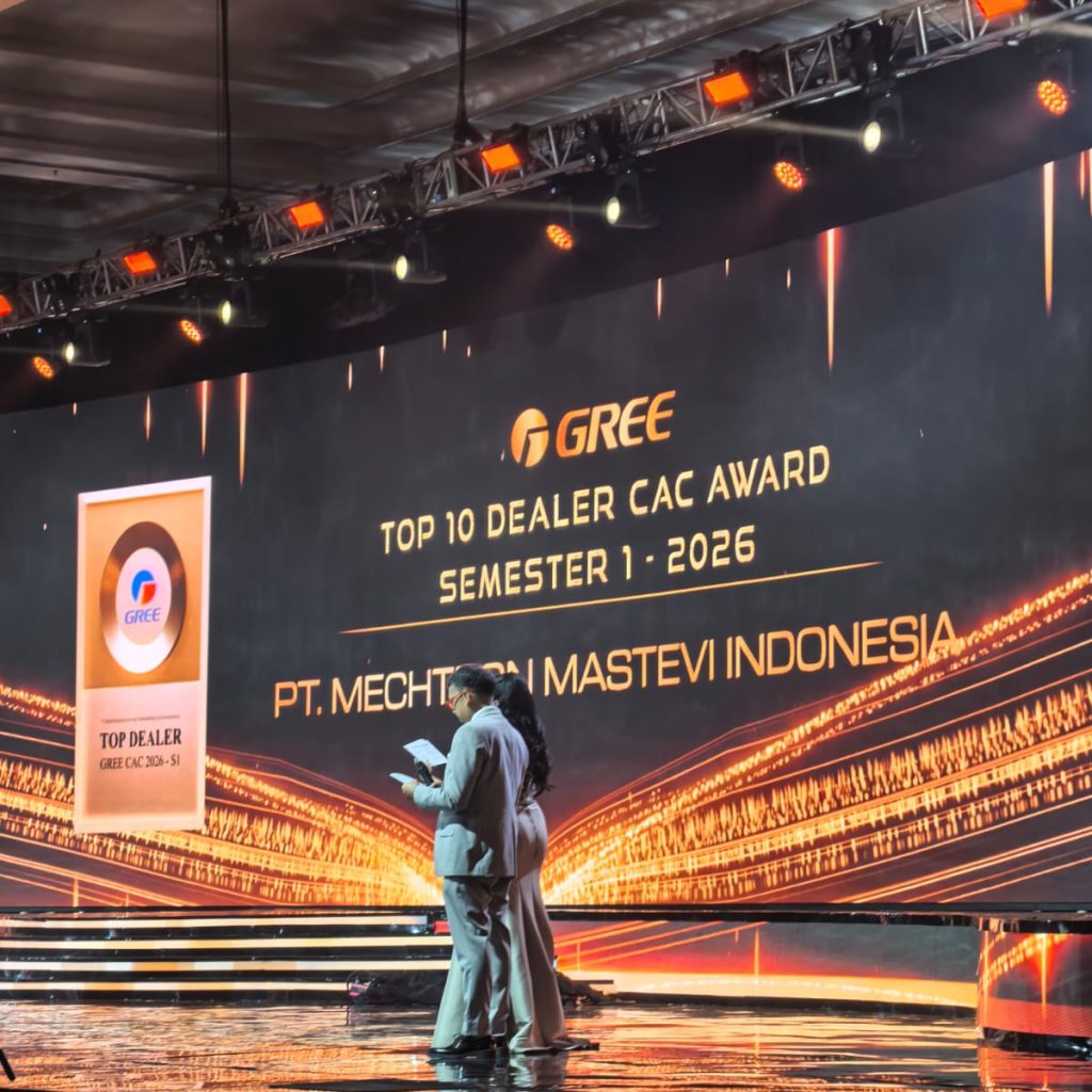 Pembawa acara mengumumkan PT Mechtron Mastevi Indonesia sebagai penerima Top 10 Dealer CAC Award GREE Semester 1 2026