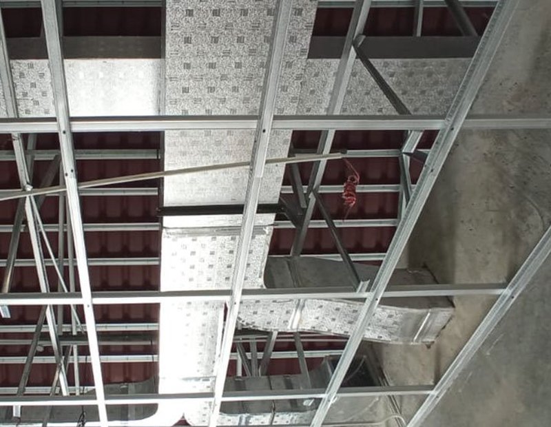 Ducting PU terpasang di ruang plafon sebuah bangunan