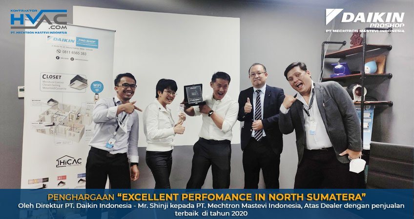Penyerahan penghargaan Excellent Performance in North Sumatera dari PT Daikin Indonesia kepada PT Mechtron Mastevi Indonesia